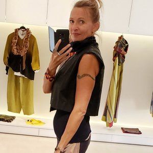 Studio b3 Vest Pleatherette Hip high collar + cropped Cell phone pocket